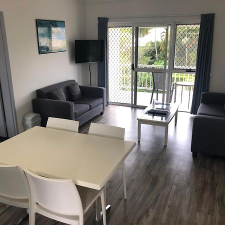 Cocos Holiday Apartments Trinity Beach Room photo